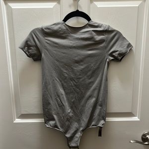 Tshirt grey body suit